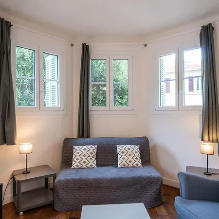 Calme Au Centre Apartment Antibes