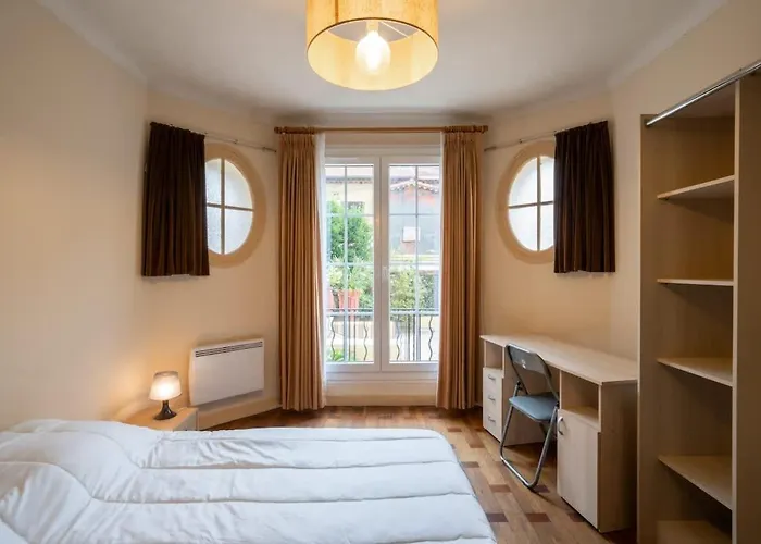 Calme Au Centre Apartment *